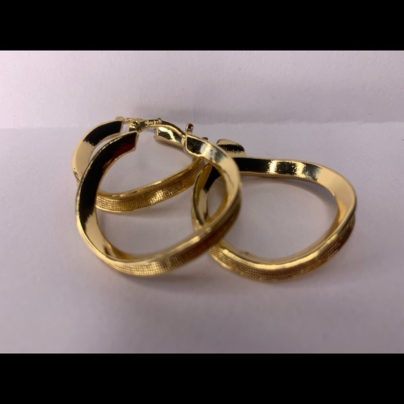 Crescent Shaped Gold Plated Earring and Pendant Long Lasting Set - Picture 3 of 13